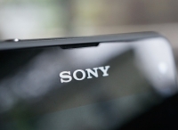 Sony rozdaje Etui z ikonami kina autorstwa Andrzeja Pągowskiego do Xperii