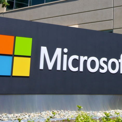Wyciekły zdjęcia prototypu Surface Phone od Microsoftu
