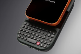 Clicks Power, czyli klawiatura rodem z BlackBerry doczepiana magnesem