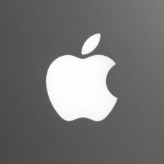 Apple tłumaczy się z blokowania mirroringu iPhone'a na macOS w UE