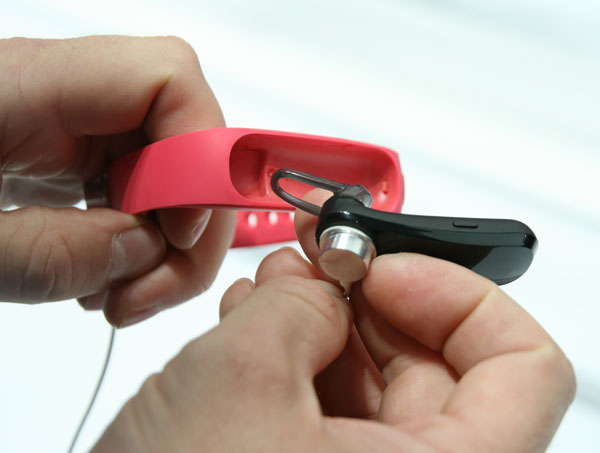 mwc 2014 huawei talkband b1 03