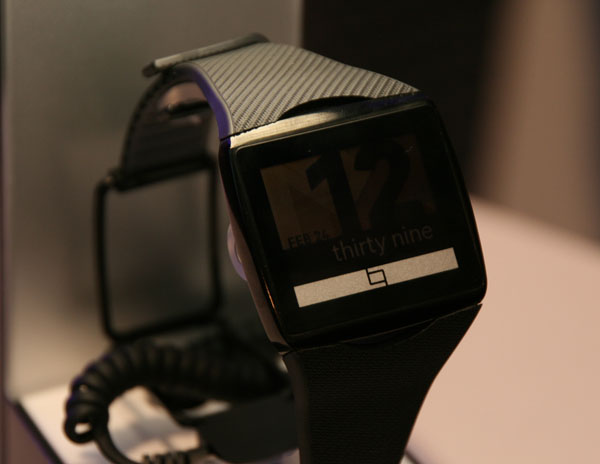 mwc 2014 qualcom smartwatch toq 02