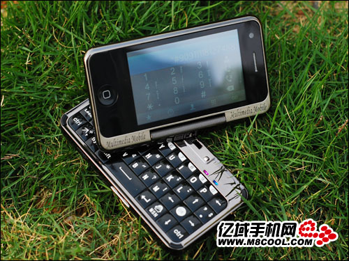 iphone-4-clamshell-keyboard