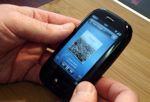 palm pre w reku 1