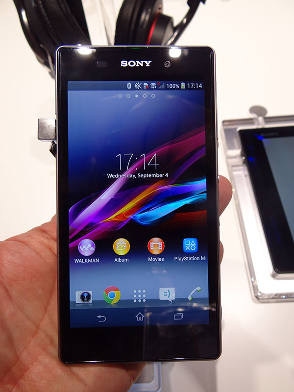 xperiaz1hands11
