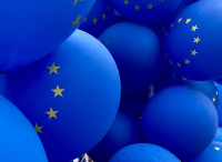 Unia Europejska nakłada kary na Apple oraz Metę