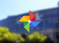 Google Photos z wbudowanym komunikatorem