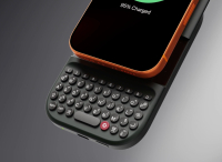 Clicks Power, czyli klawiatura rodem z BlackBerry doczepiana magnesem