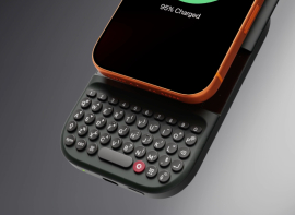 Clicks Power, czyli klawiatura rodem z BlackBerry doczepiana magnesem